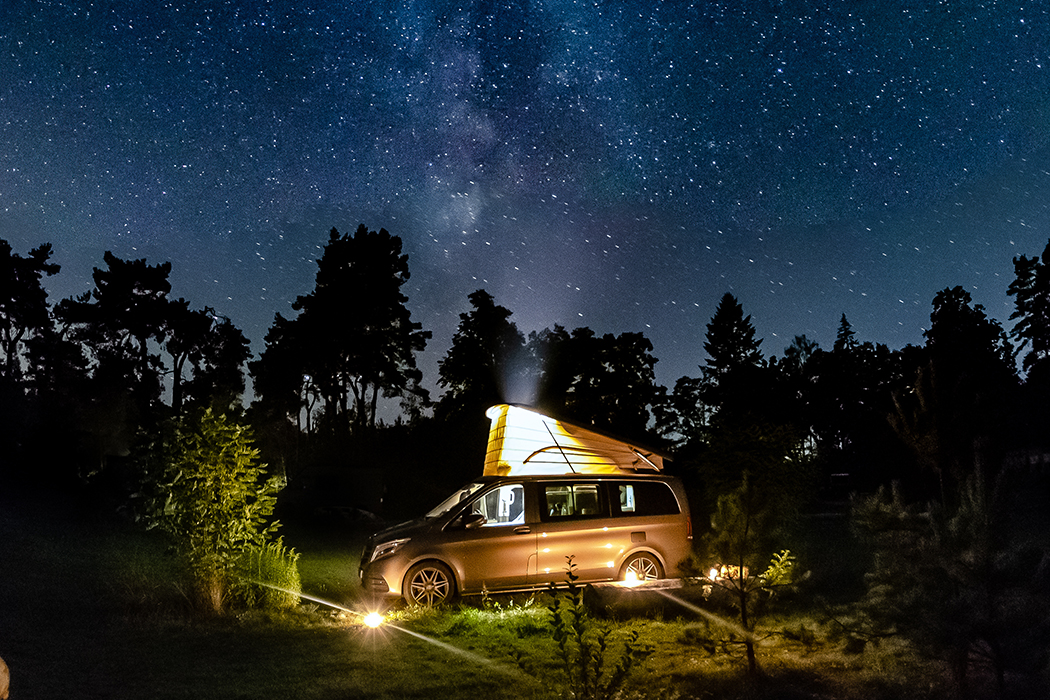 車中泊に適した車種は？おすすめの便利グッズや楽しみ方も解説 | 乗り方選べるカーリースはJoycal