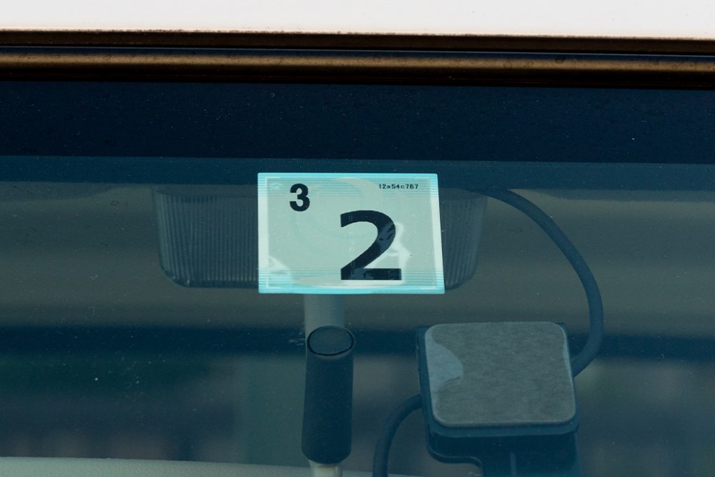 車検ステッカーの貼り方・貼付け位置【2022年7月時点】